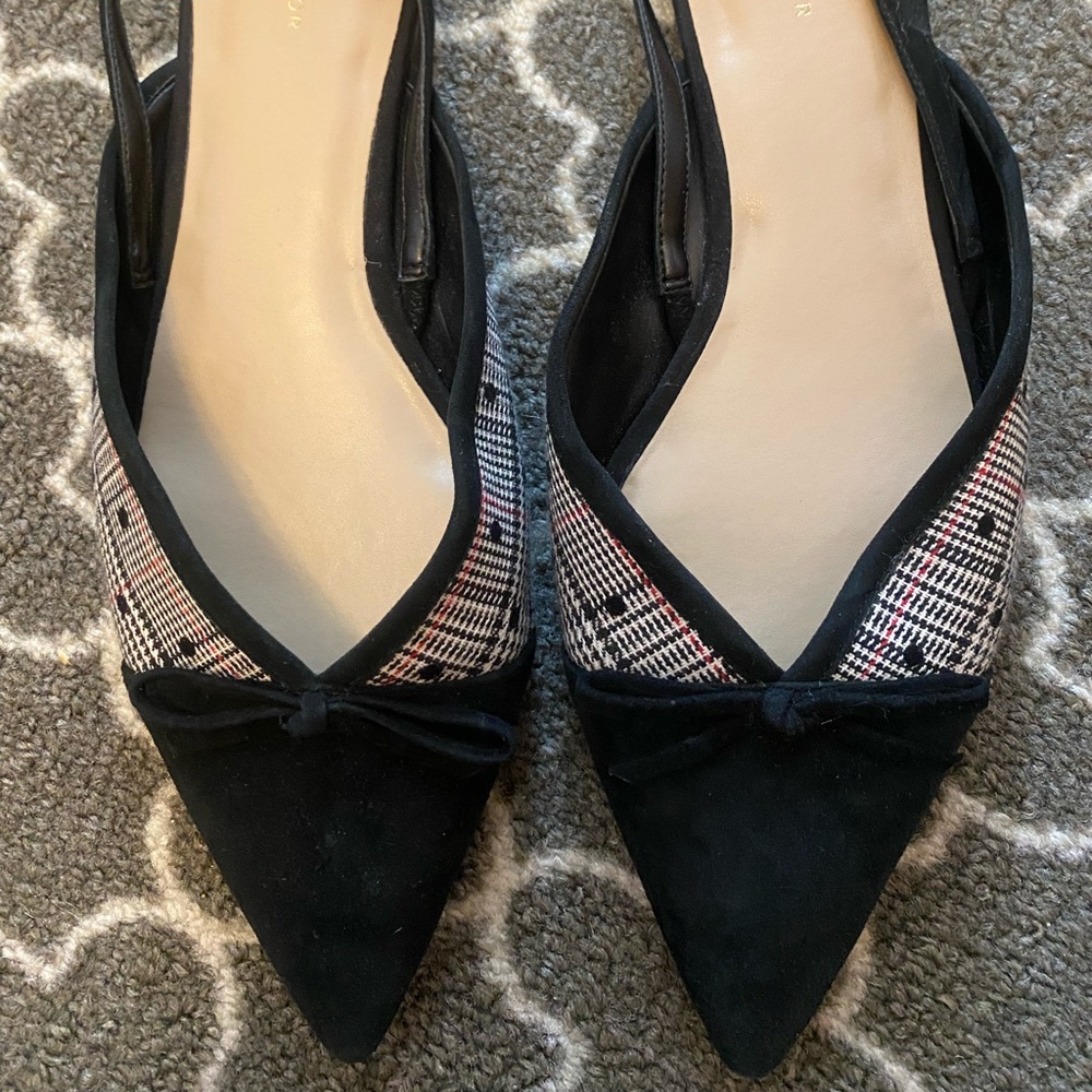 Ann Taylor sling back flats. Size 9.